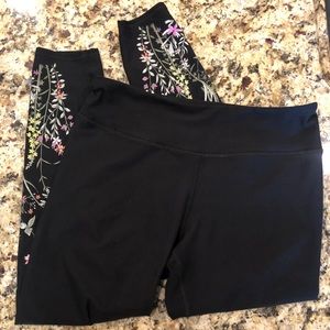 Maurices In Motion Active Capri leggings